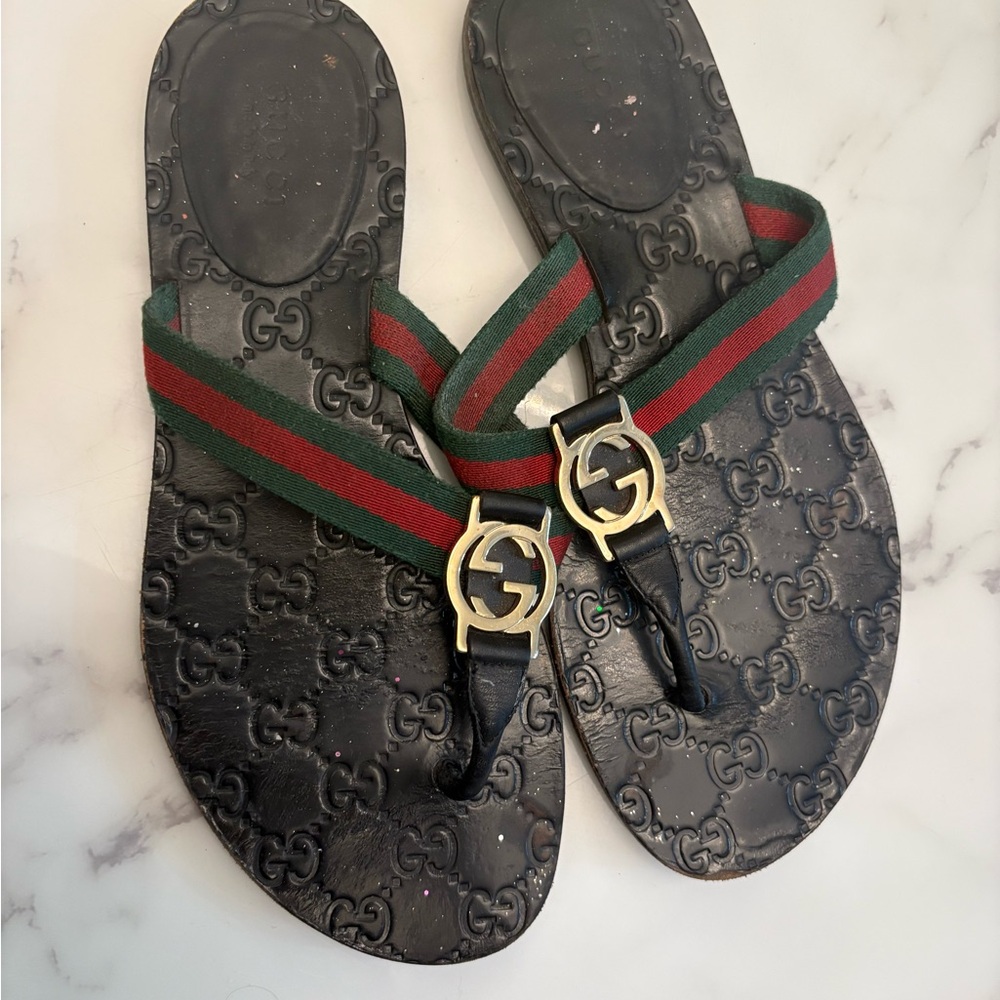 Gucci Black Flip-Flops with Red and Green Straps